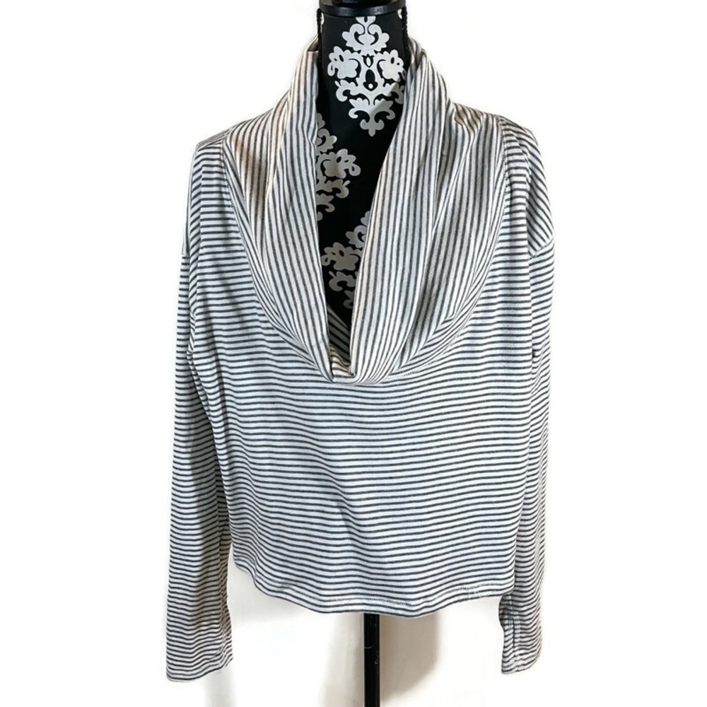 Xersion Cropped Gray/Cream Striped Cowl Neck Sweatshirt